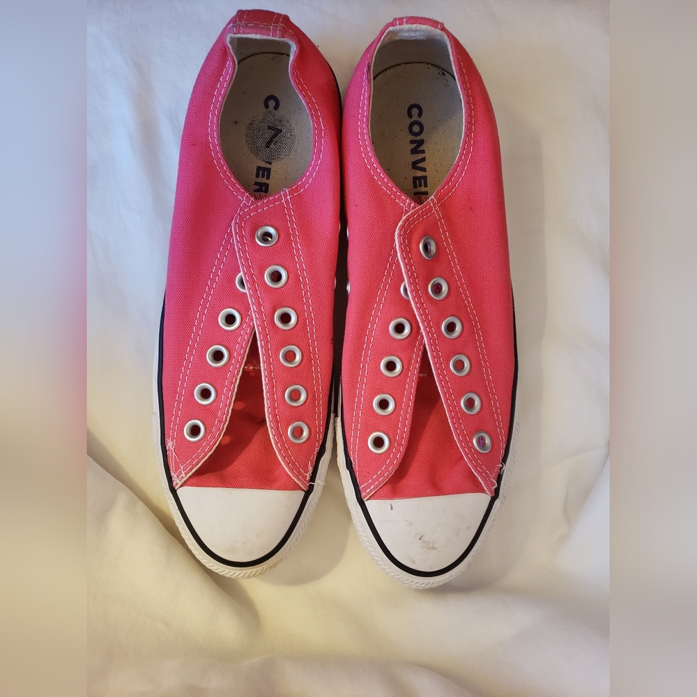 Converse Chuck Taylor low top sneakers w/o laces
